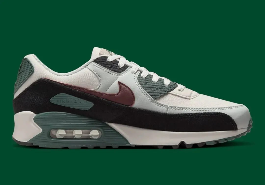 Nike Air Max 90 Sneakers