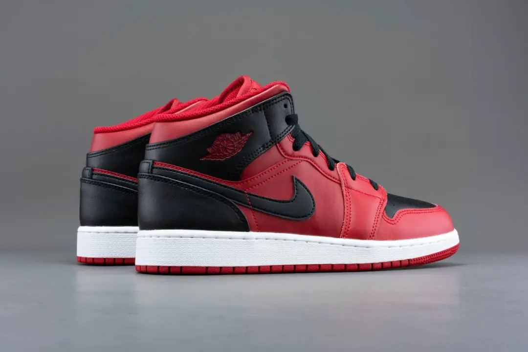 Nike Air Jordan 1 Mid GS Reverse Bred - Sneakers 36.5 - Zwart/Rood - afbeelding 5 van 6