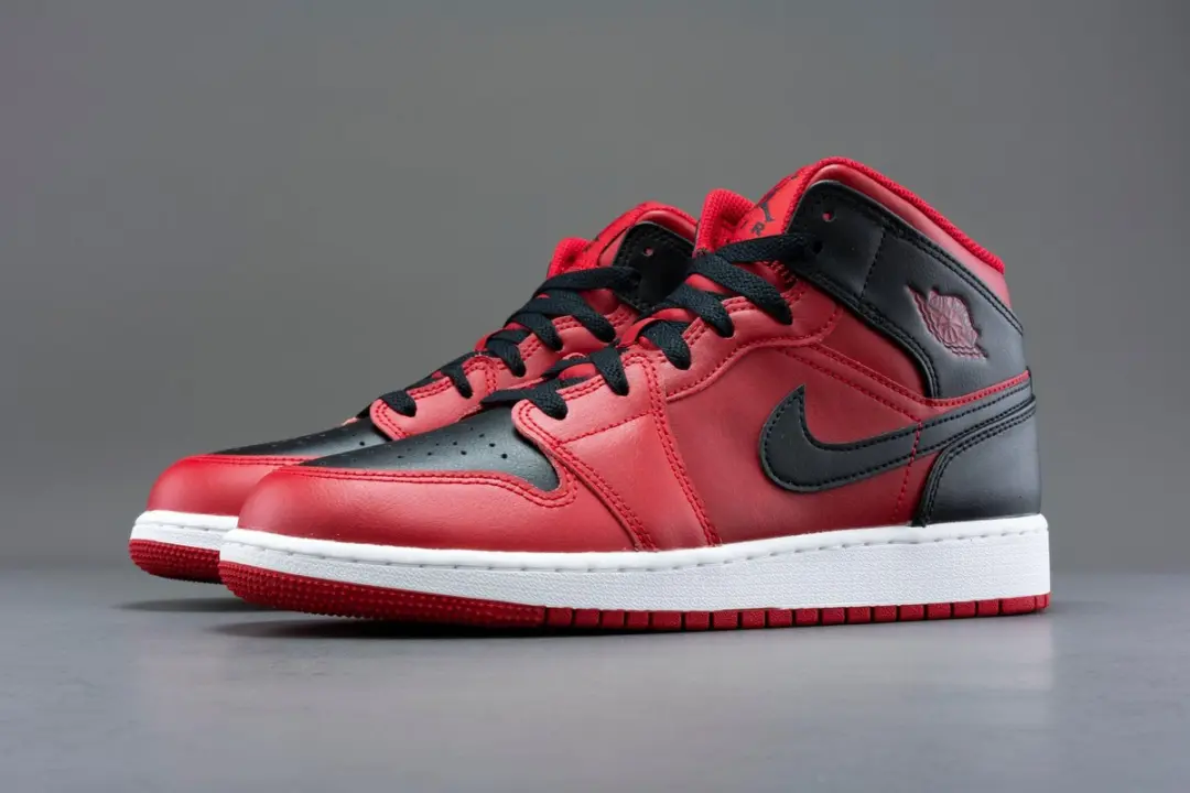 Nike Air Jordan 1 Mid GS Reverse Bred - Sneakers 36.5 - Zwart/Rood - afbeelding 4 van 6