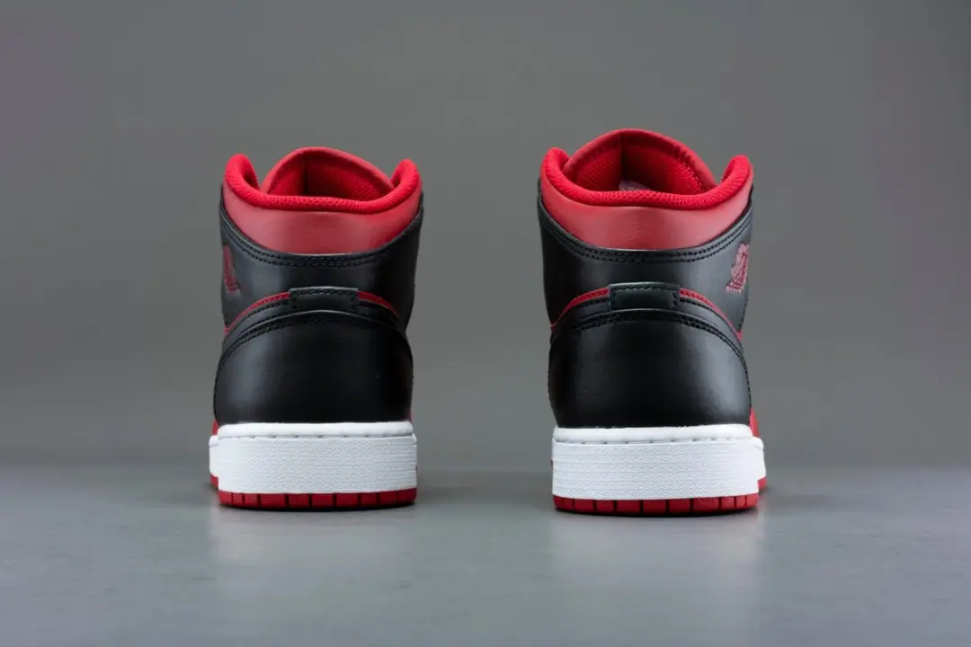 Nike Air Jordan 1 Mid GS Reverse Bred - Sneakers 36.5 - Zwart/Rood - afbeelding 6 van 6