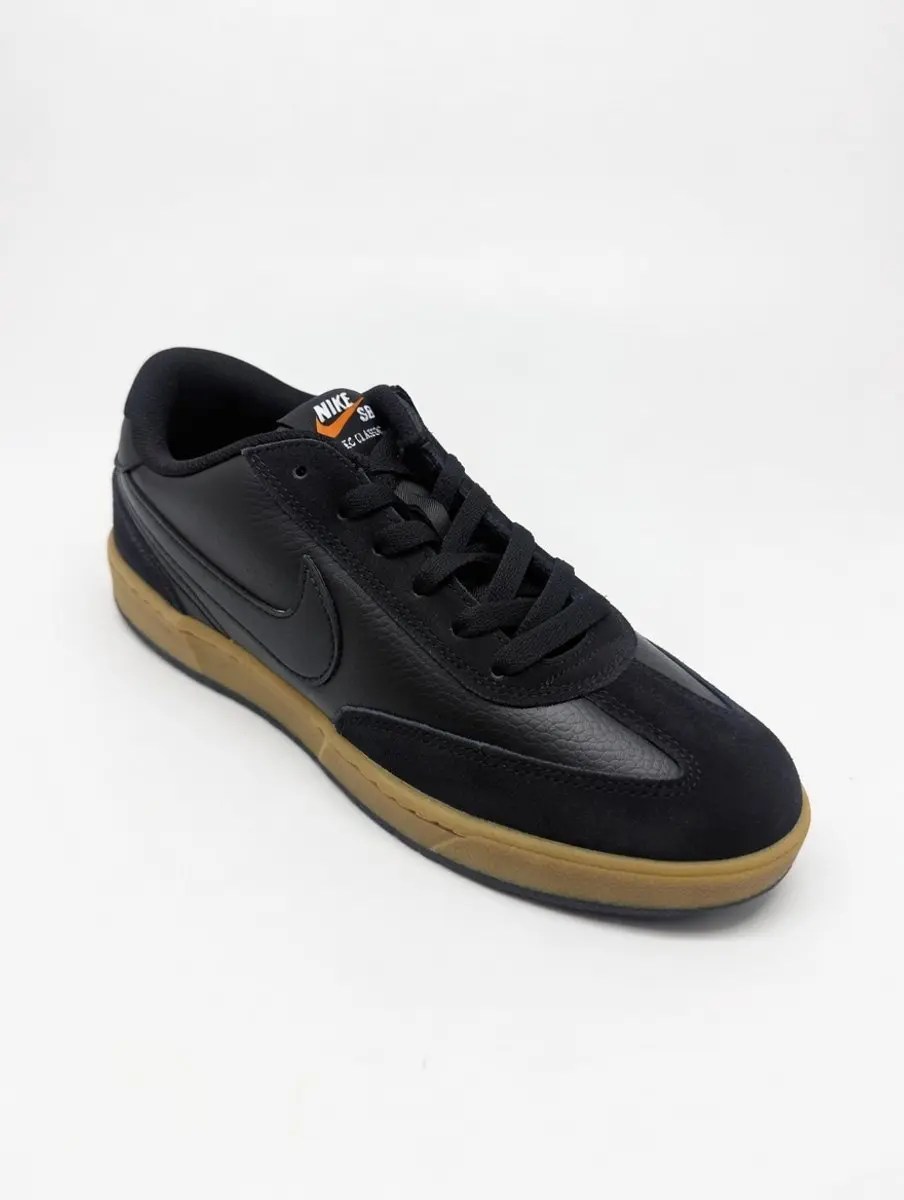 Nike SB FC Classic