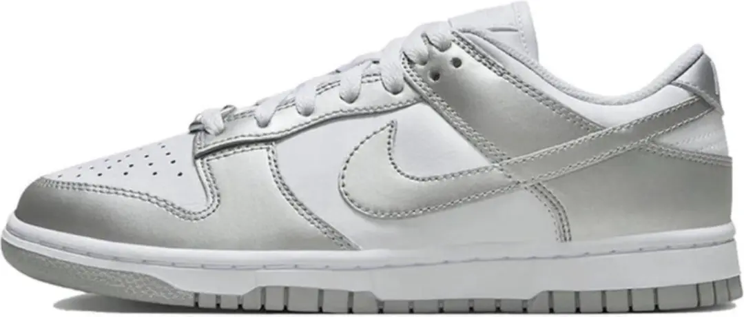 Nike Dunk Low Sneakers � Zilver/Wit � Heren/Dames � Maat 44.5