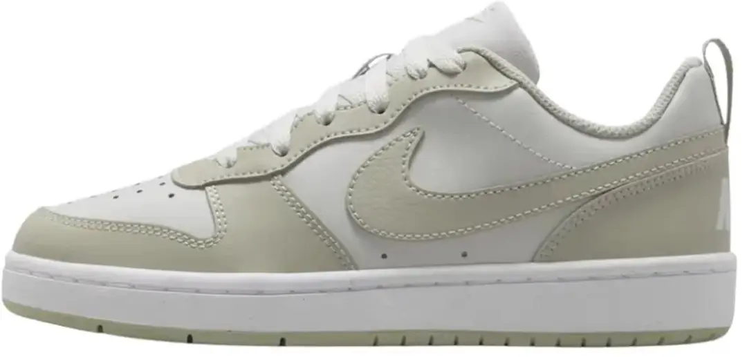 Nike court borough low rp in de kleur zwart.