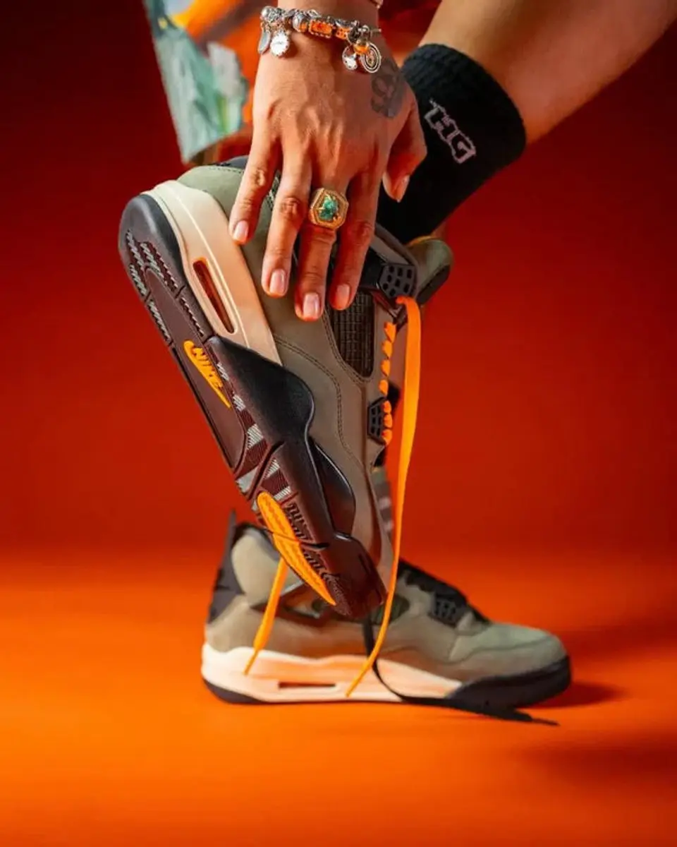 Jordan 4 Retro OG SP Undefeated Sneakers - afbeelding 6 van 6