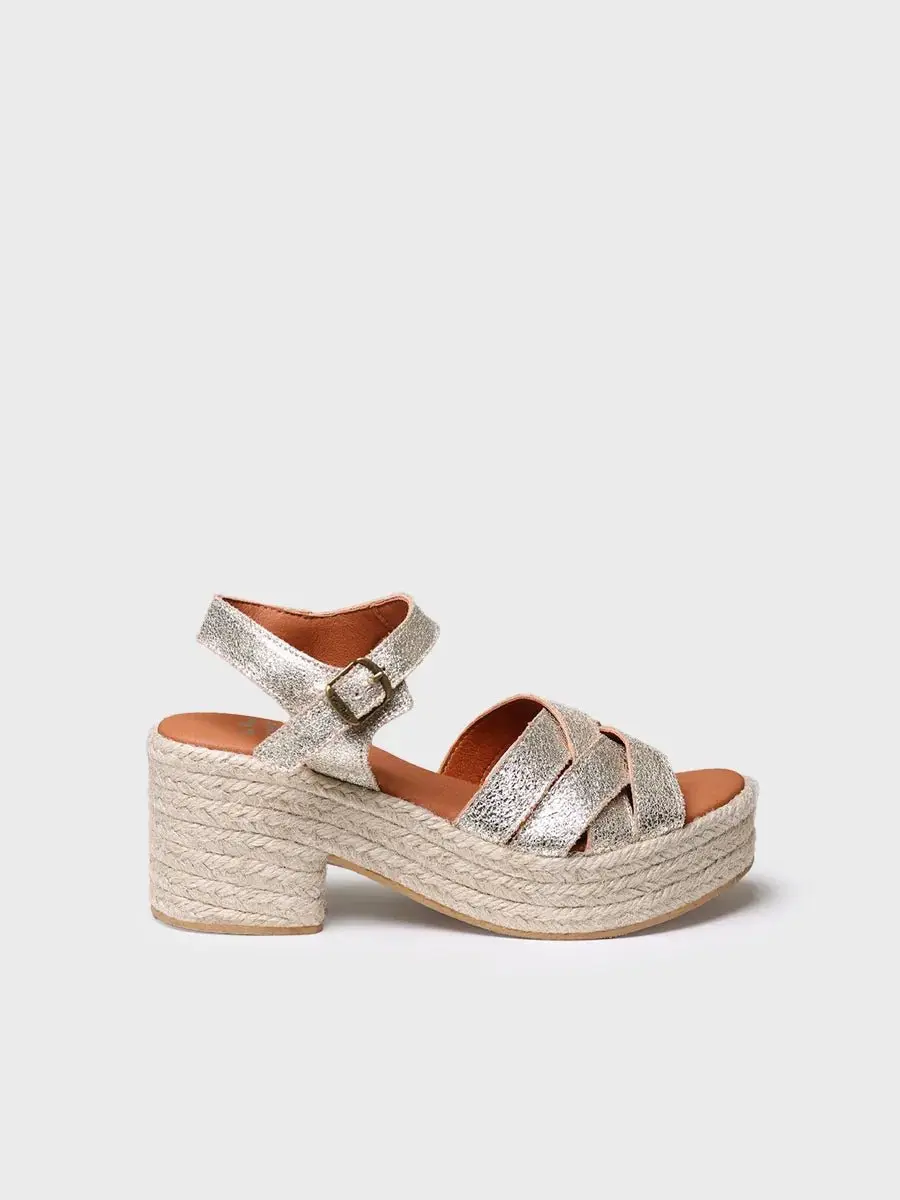 Dames espadrilles van leer met een glanzende afwerking
