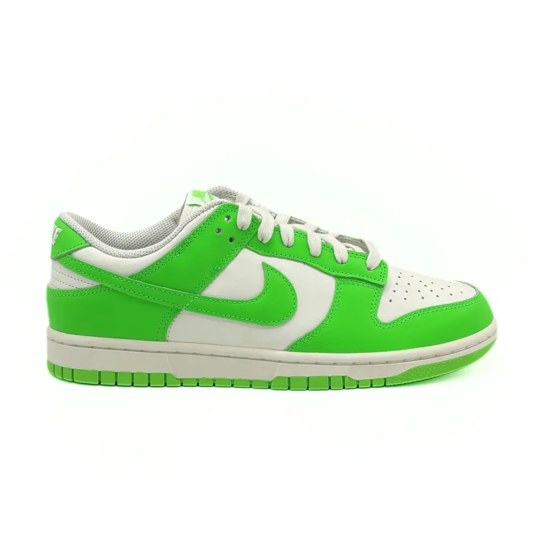 Nike Dunk Low WMNS (Green Strike)