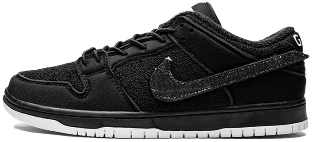 Nike SB Dunk Low Gnarhunters