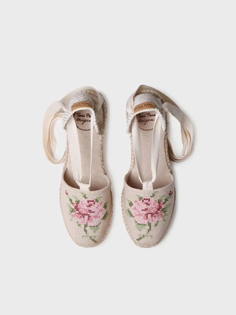 Vegan dames espadrille van katoen met borduurwerk en sleehak