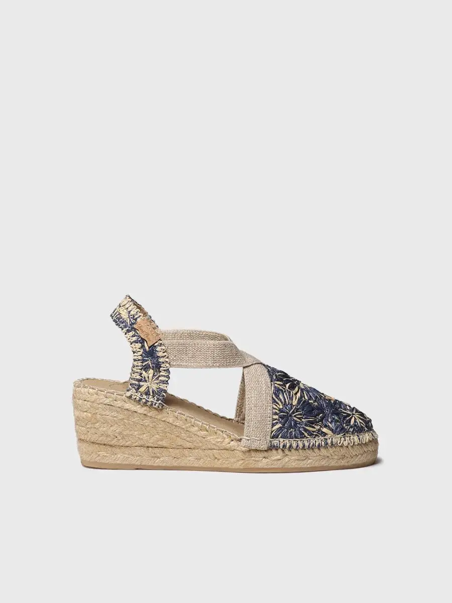 Espadrilles met bloemenprint en raffia sleehak