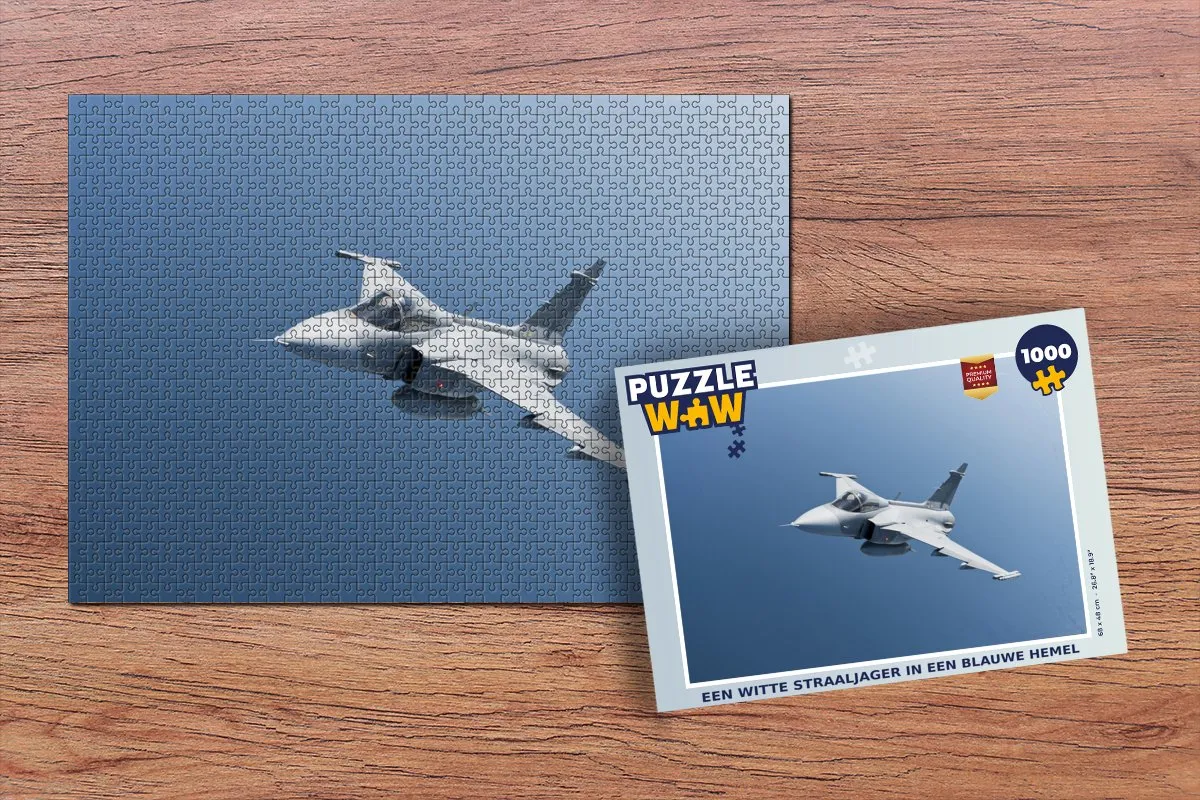 PuzzleWow Legpuzzel 1000 Stuks - Een Witte Straaljager in een Blauwe Hemel