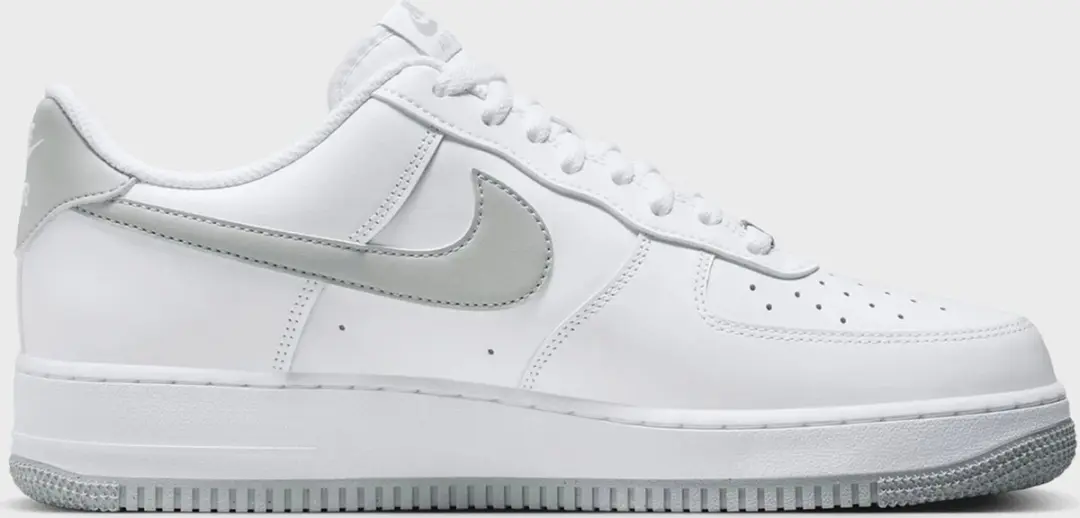 Nike Air Force 1 '07 FJ4146-100 Sneakers - Lichtgrijs/Wit - afbeelding 2 van 6