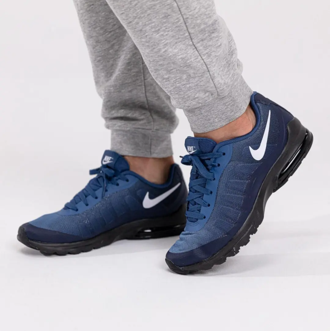 Nike Air Max Invigor Sneakers 40 - Blauw/Zwart - afbeelding 5 van 5