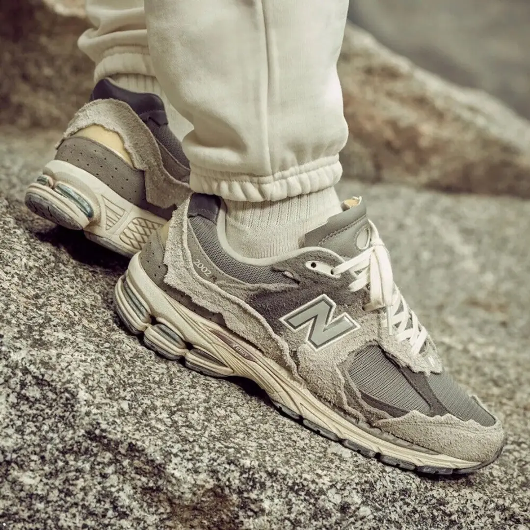 New Balance 2002R Protection Pack