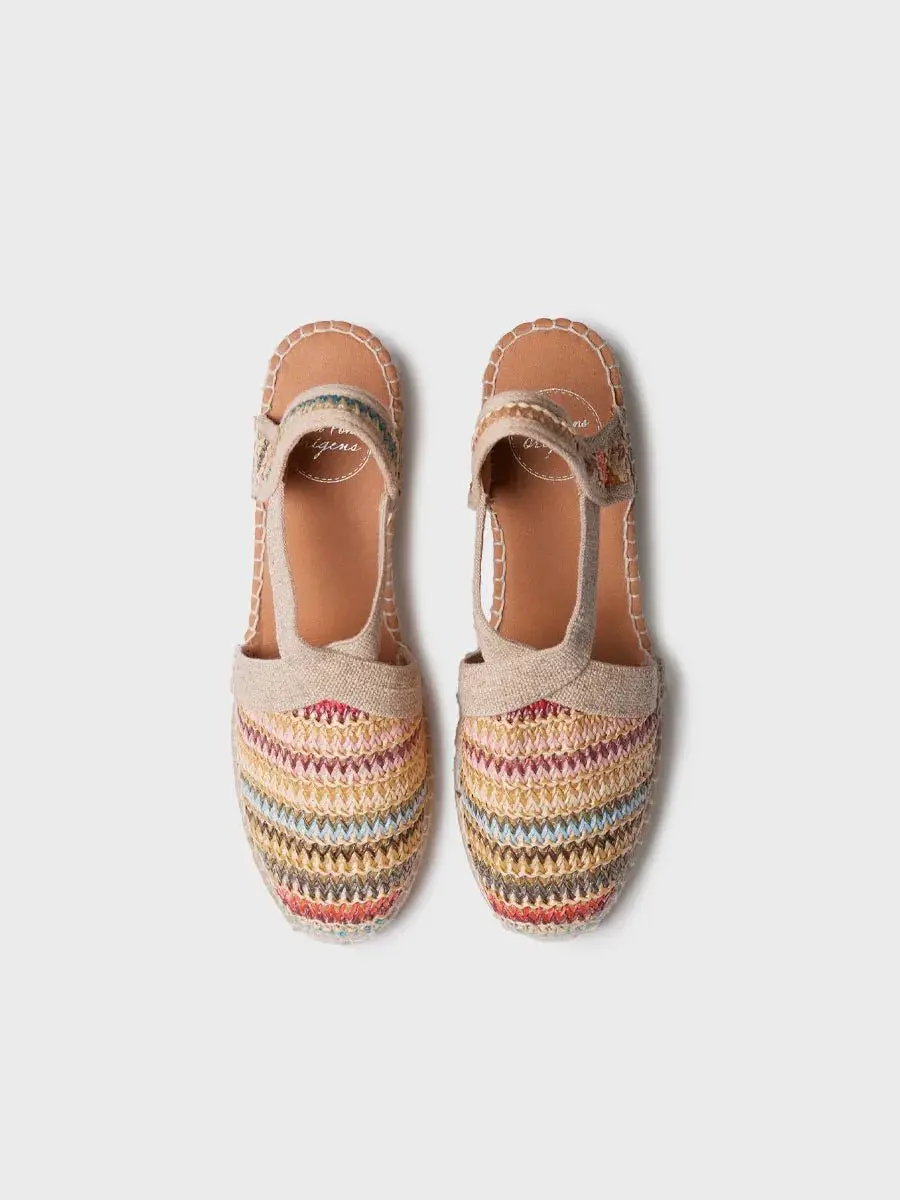 Espadrille met middelhoge sleehak van veelkleurig raffia