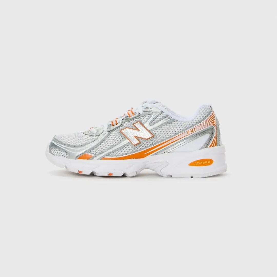 New Balance 740