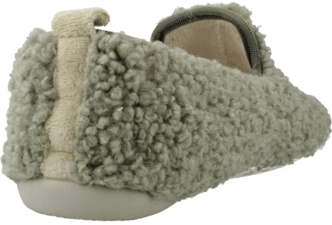Damesslipper met geborduurde details
