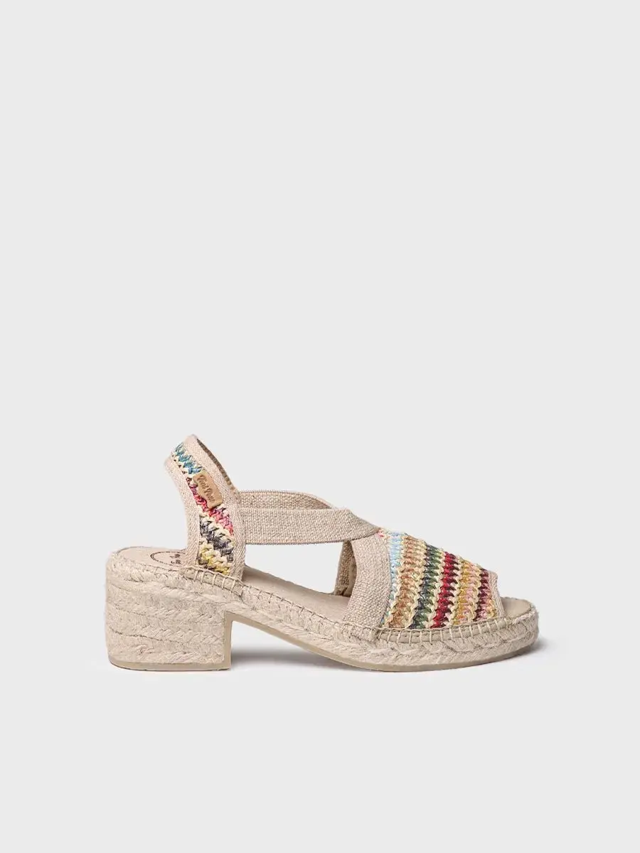 Dames espadrille van veelkleurig raffia met brede hak