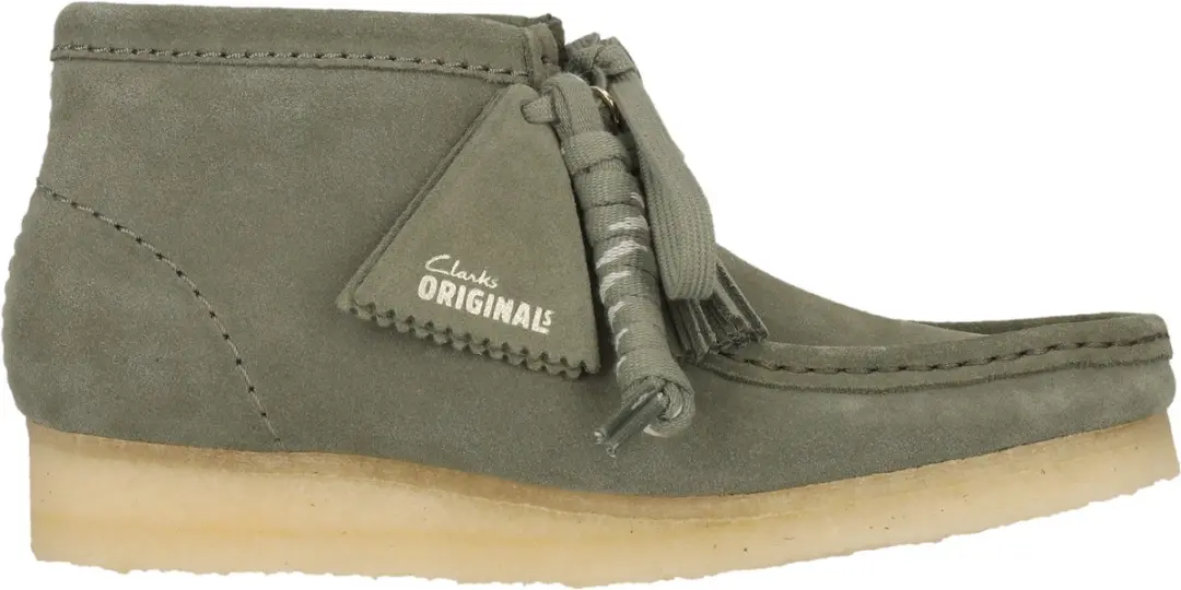 CLARKS Schnürschuhe Wallabee Boot. Khaki/Green Sde