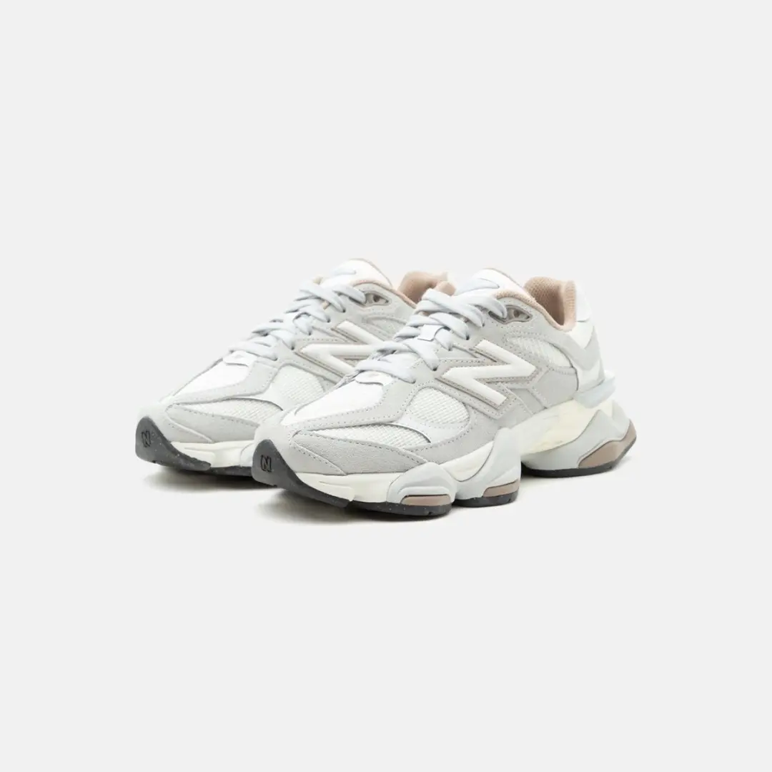 New Balance 9060 Driftwood - Schoen - Maat 38.5