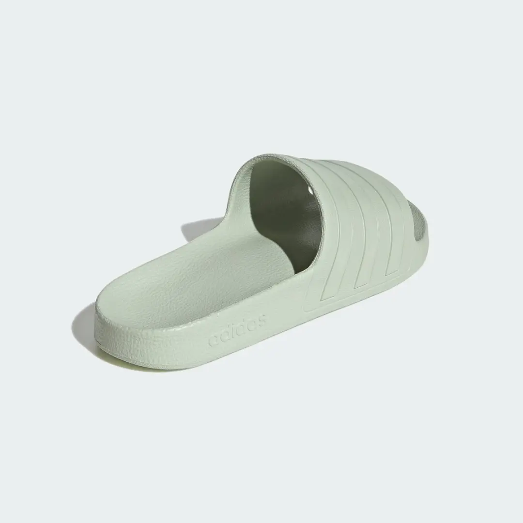 Adidas Adilette Aqua Slides KJ7345 - Dames - Groen - afbeelding 2 van 6
