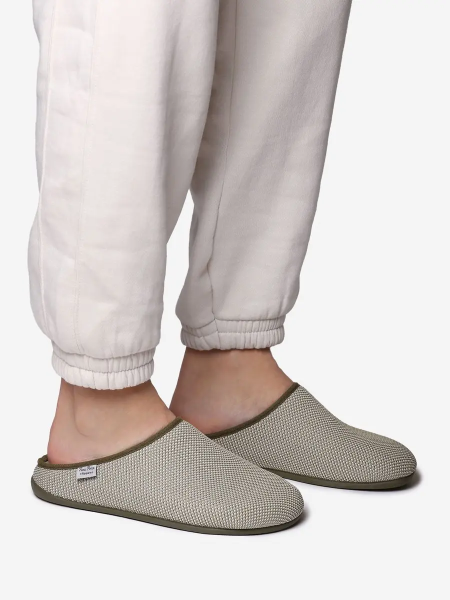 Herenpantoffel in klompstijl met mesh