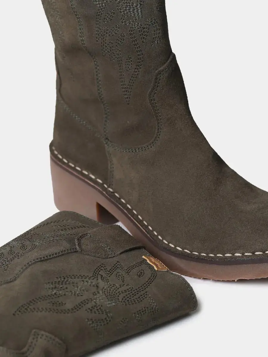 Suède cowboylaarzen voor dames met borduurwerk