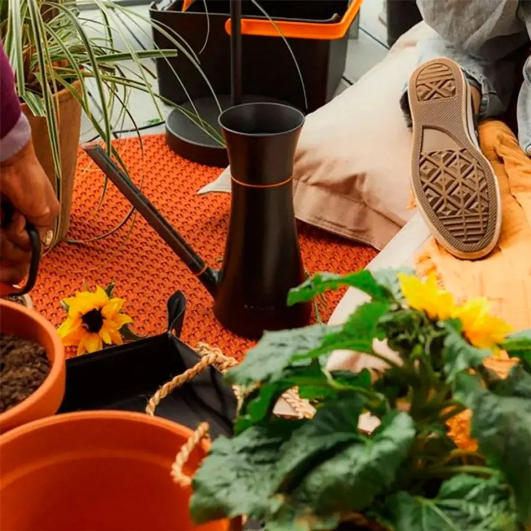 Fiskars Precise Gieter 1,2L - Zwart - afbeelding 4 van 6