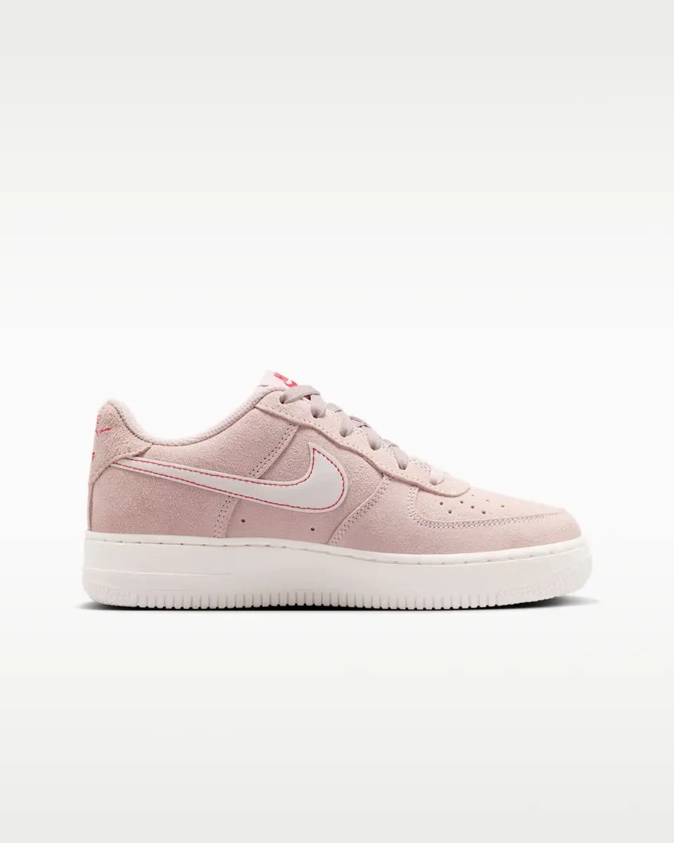 Nike Air Force 1 LV8 1