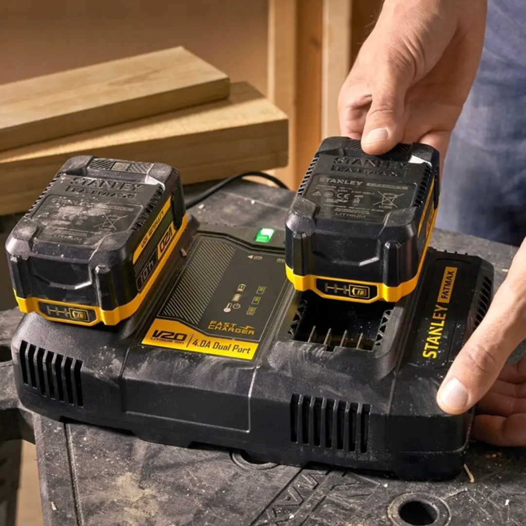 Stanley 4A Oplader SFMCB24-QW - 2 Poorten - Geel