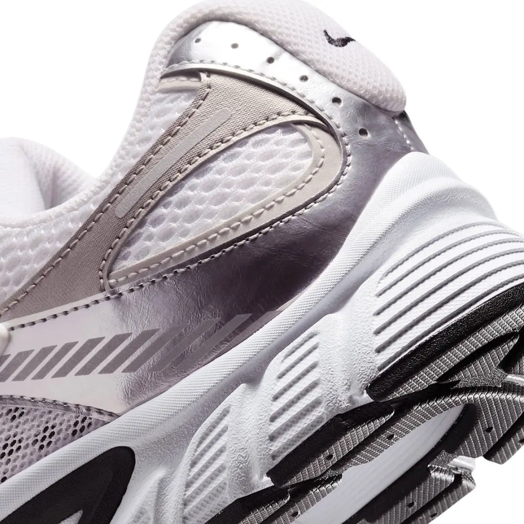 Nike V5 HJ5228-104 Heren Sneakers - Wit - afbeelding 6 van 6