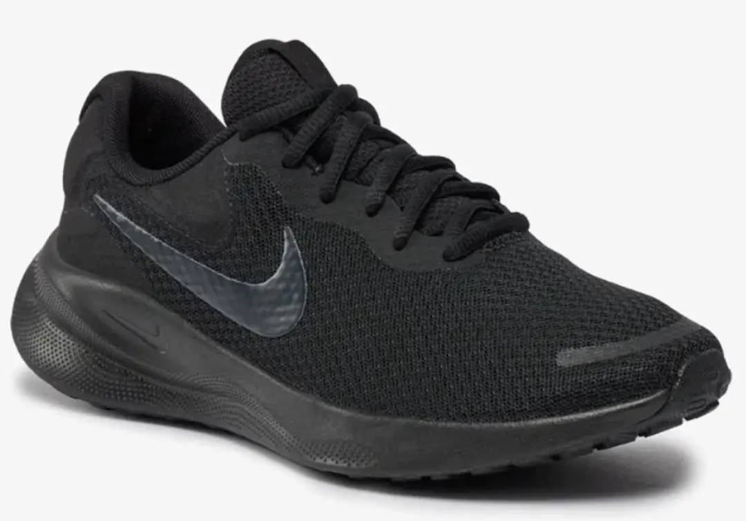 Nike Revolution 7 Black maat 36