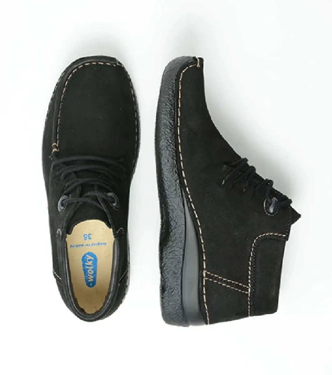 Wolky Hoge veterschoenen Seamy Moc zwart nubuck
