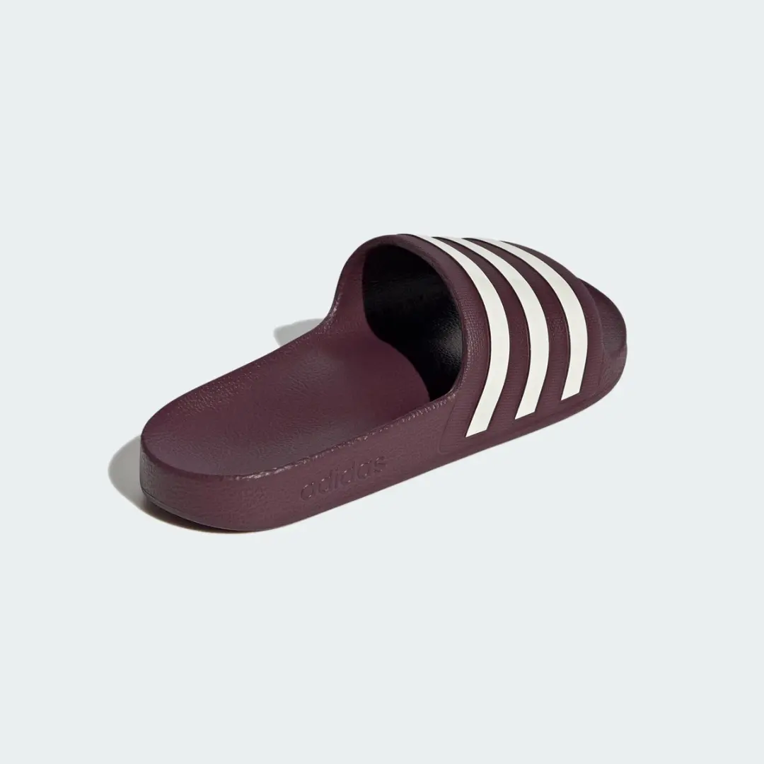 Adidas Adilette Aqua Slides KJ7353 - Dames - Bordeaux - afbeelding 2 van 6