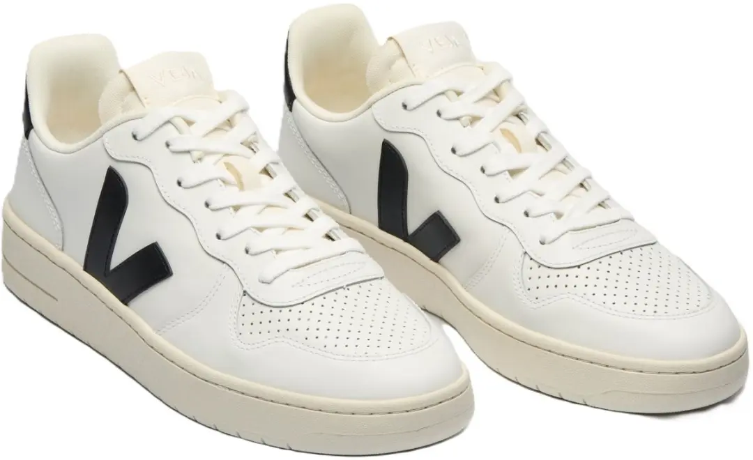 Veja V-10 Sneakers - Maat 41 - Zwart