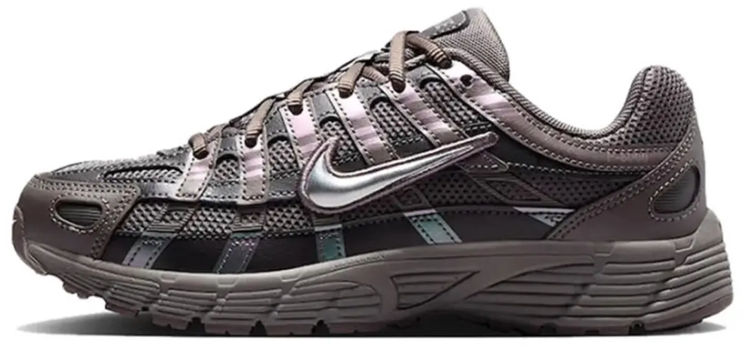 Nike Vomero 5 Metalic Maat 36