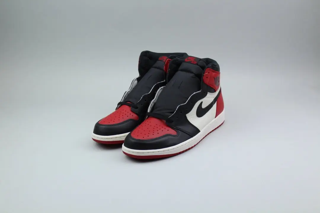 Air Jordan 1 Retro High OG 'Bred Toe' (2018)