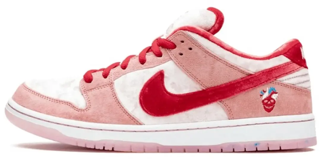 Nike SB Dunk Low StrangeLove Skateboards