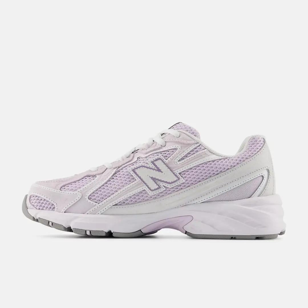 New Balance 740