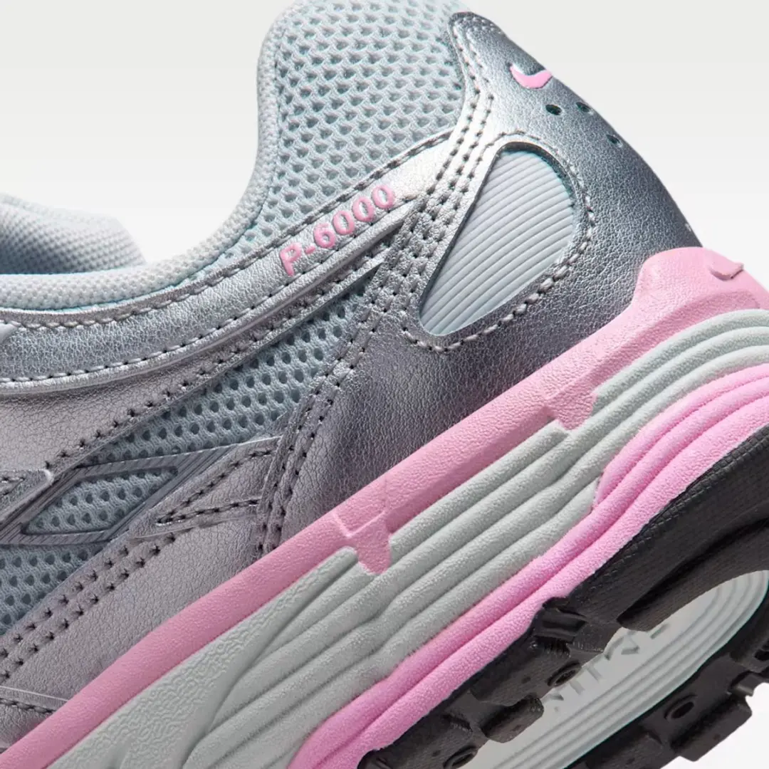Nike P-6000 Dames Sportschoen - Maat 40.5 - Roze Metallic Silver