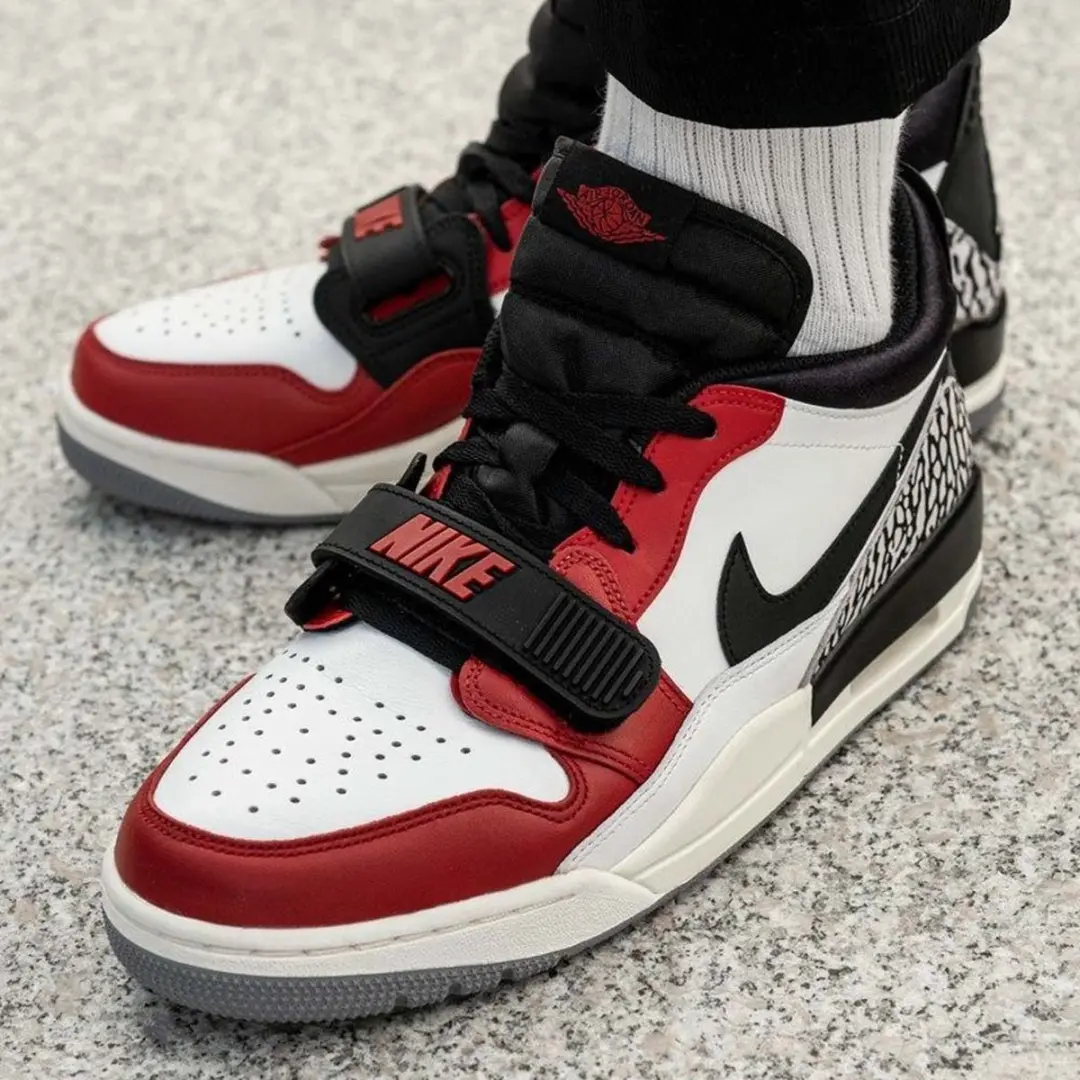 Nike Air Jordan Legacy 312 Low - 45 - Wit/Rood/Zwart