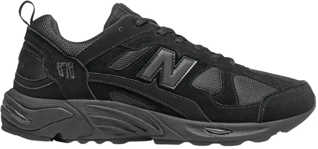 New balance 878 in de kleur zwart.