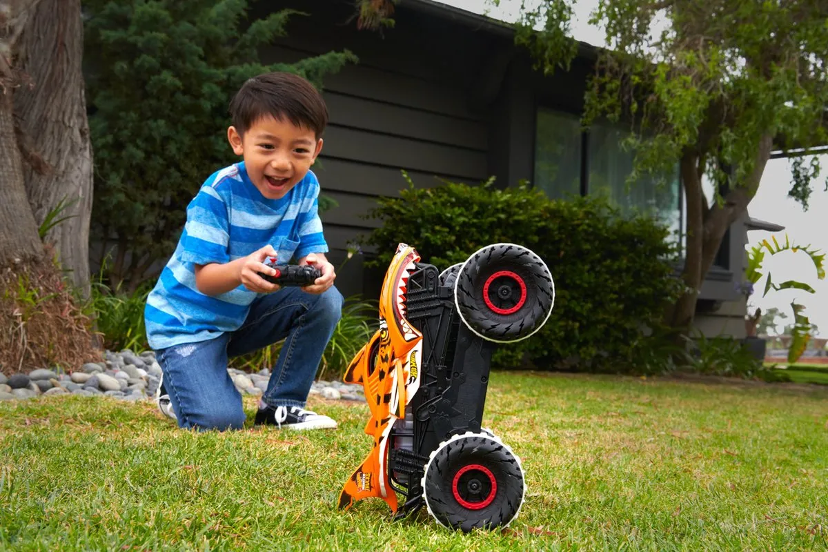 Hot Wheels Monster Trucks Unstoppable Tiger Shark HGV87 - Tijgerhaai - afbeelding 6 van 6