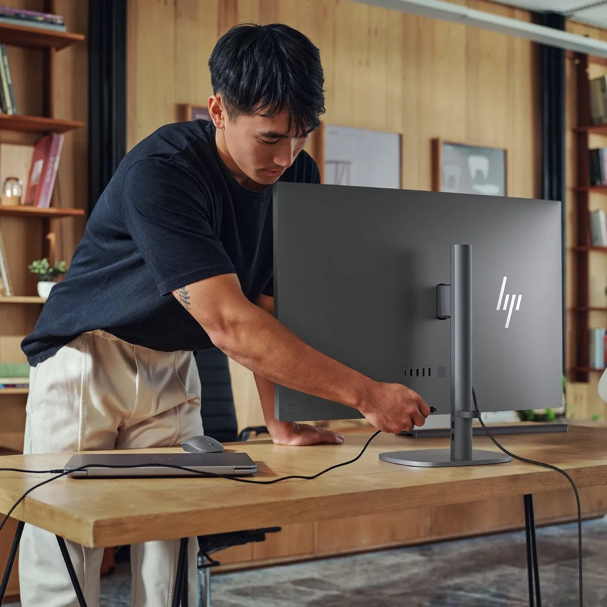 HP OmniStudio X 32-c1004nb Alles-in-één PC - 80" 4K - 16GB/1TB - Zilver