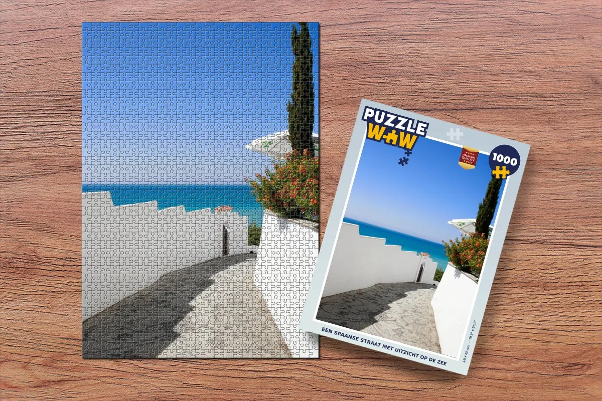 PuzzleWow Legpuzzel 1000 Stuks - Een Spaanse straat met uitzicht op de zee - Multicolor