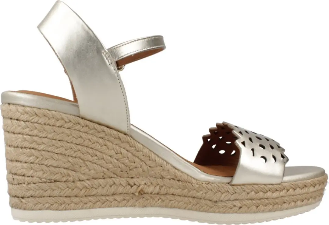 GEOX D PONZA Goud 37 EU