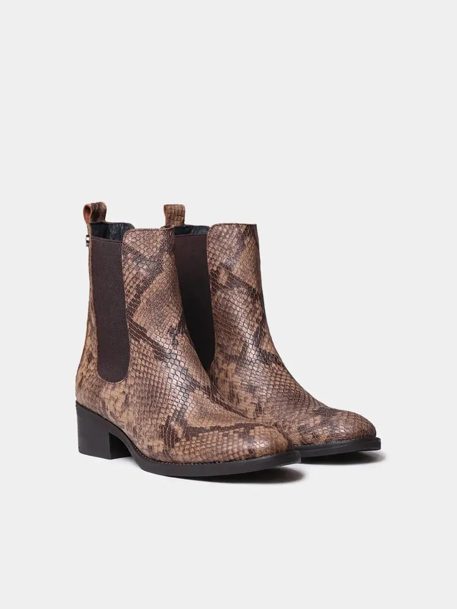 Dames enkellaarsjes van leer met slangenprint en elastische details