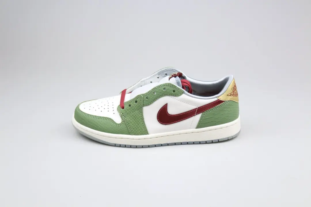 Jordan 1 Low 'Year of The Dragon' maat