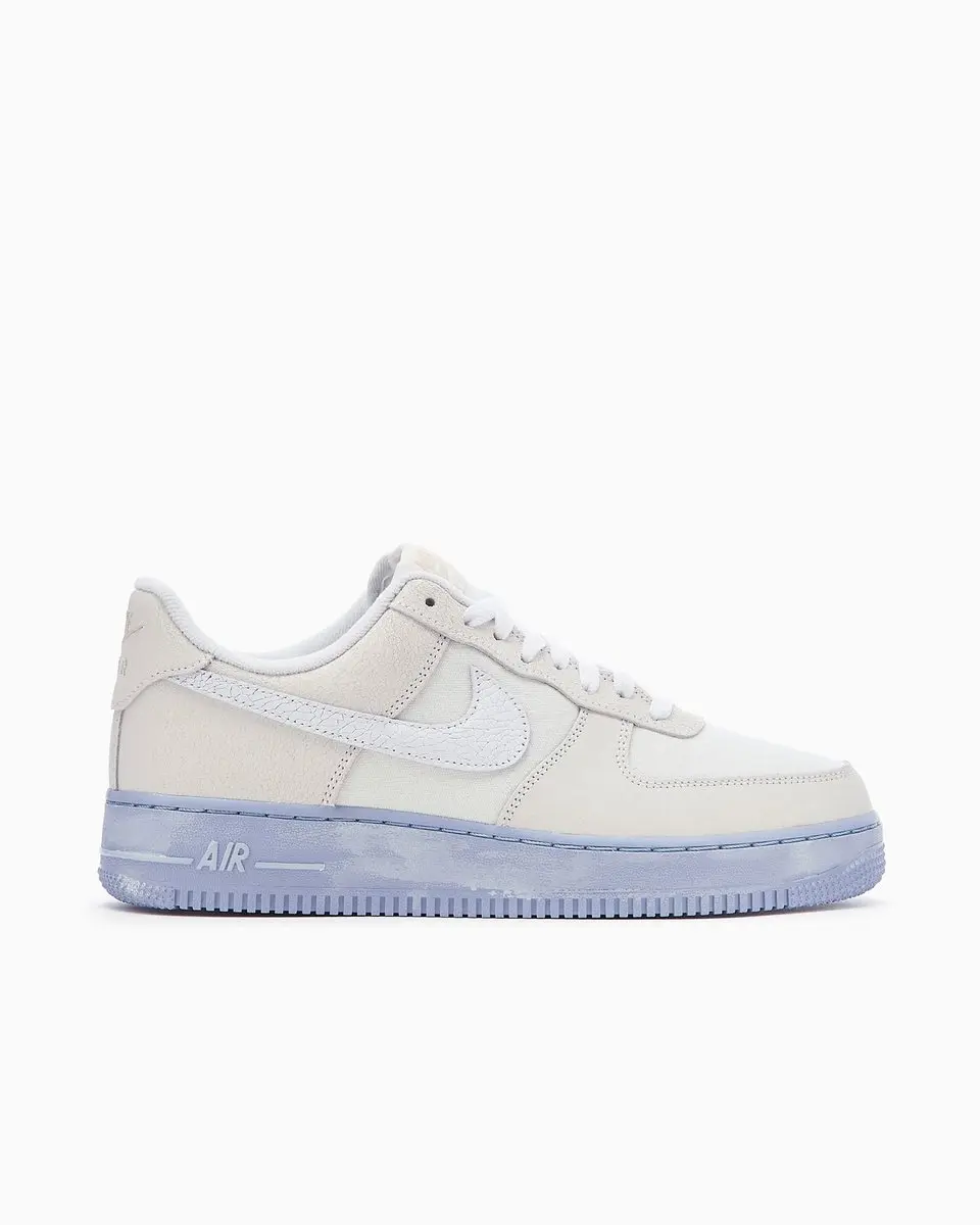 "Sneakers Nike Nike Air Force 1 '07 LV8 EMB ""Summit White"""