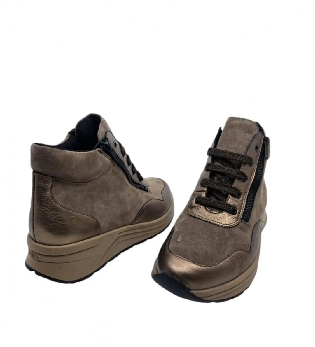 Solidus Sneakers