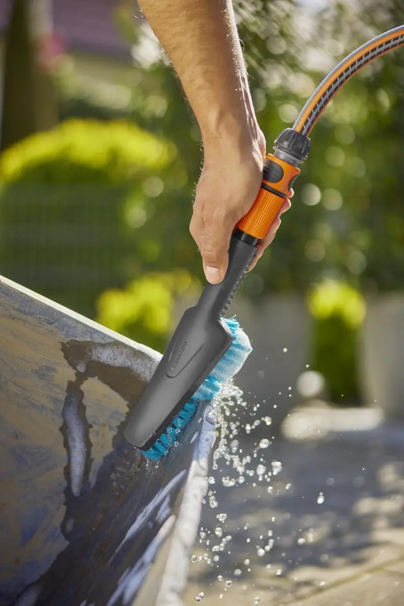 Gardena Cleansystem Handborstel S Hard - met slangaansluiting - afbeelding 5 van 6